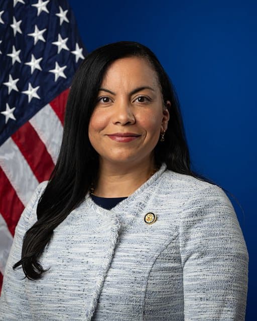 Analilia Mejia profile photo