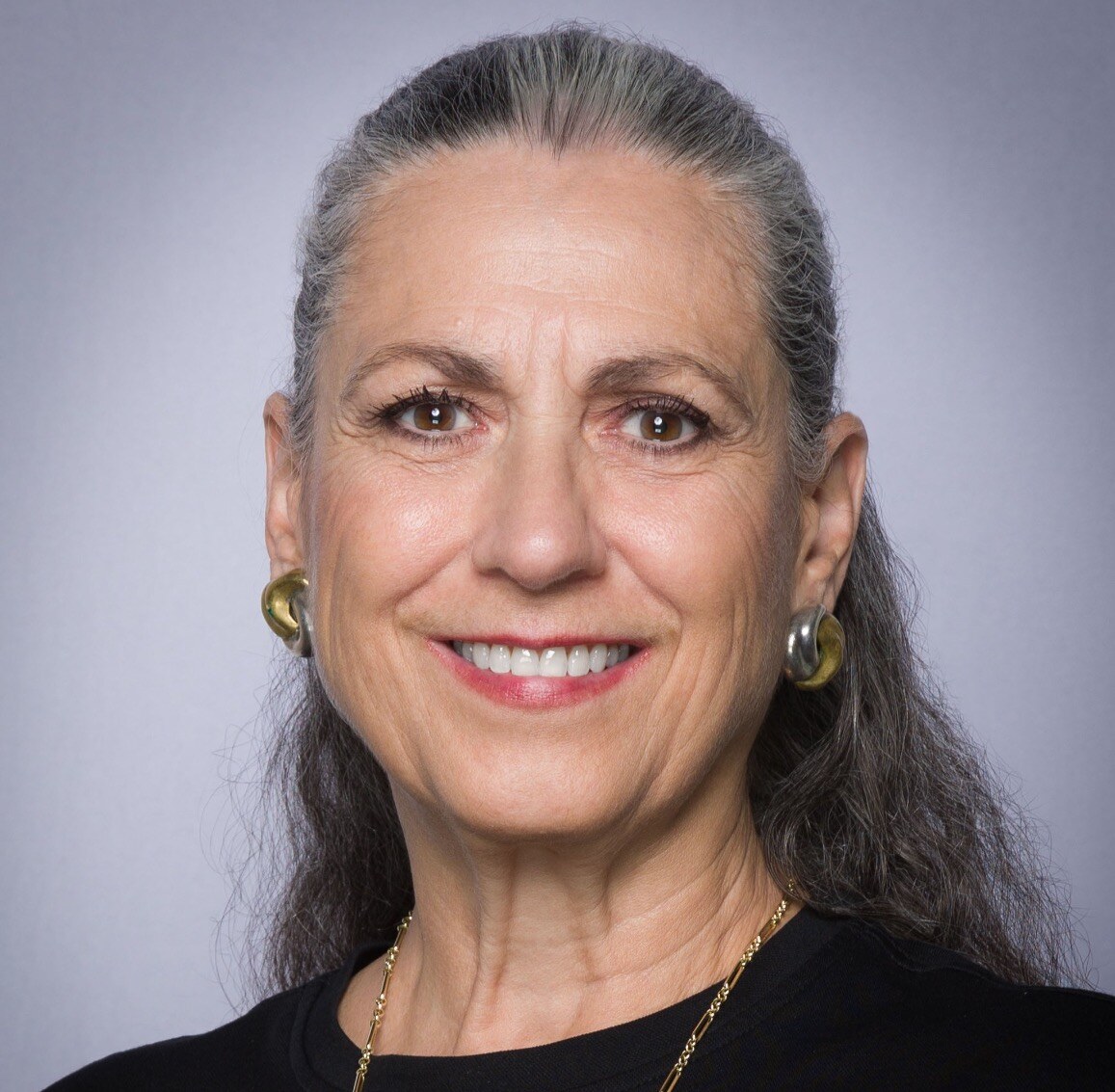Lulu Flores profile photo